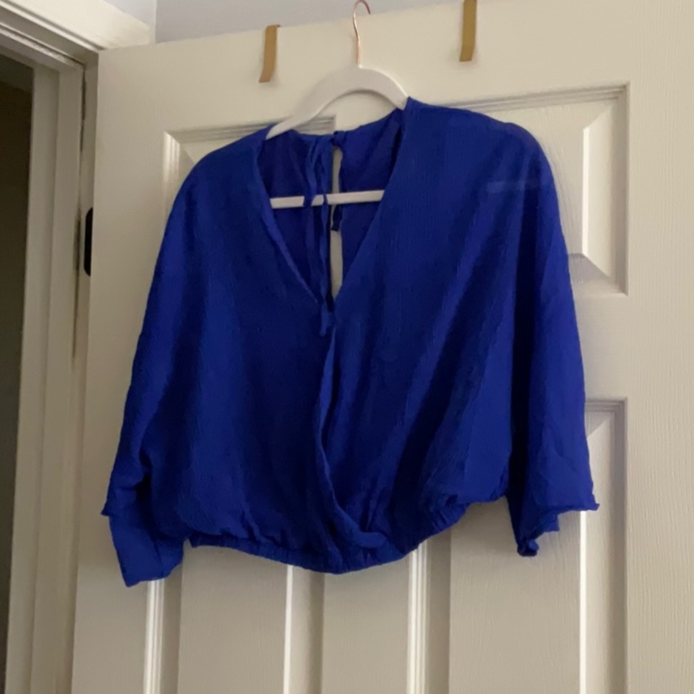 Elegant Blue Women's Top and Short Set!!